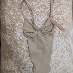 SKIMS XS Color Clay Shaping Thong Body Suit
